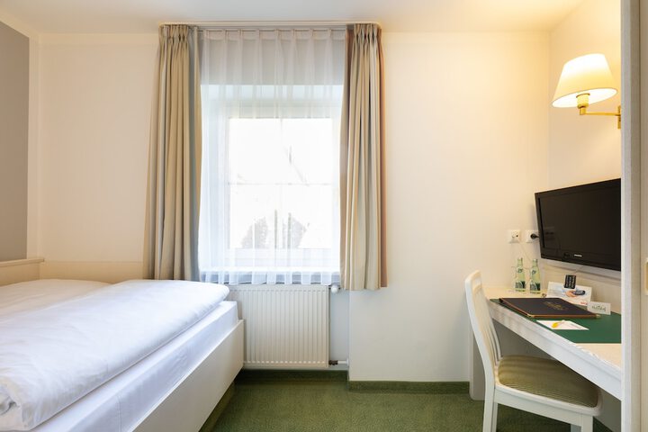 Room 21 of 39