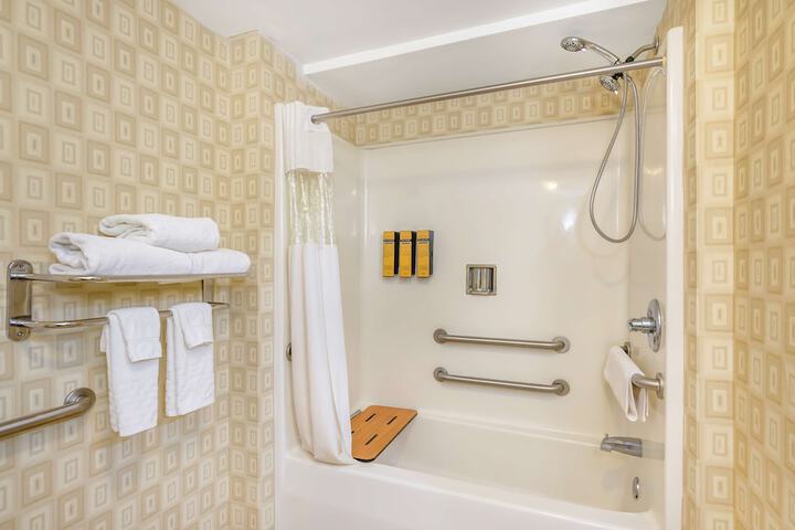1 King Bed - Wireless High Speed Internet Accessible Microwave and Refrigerator Pillowtop (13 of 26)