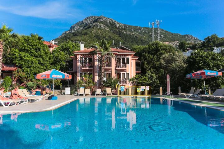 Pools & Facilities