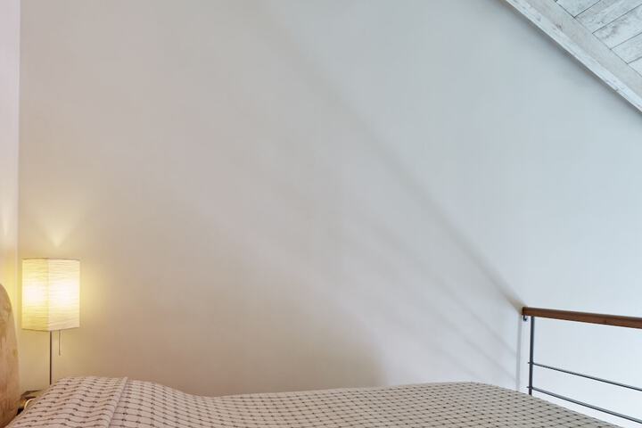 Room 16 of 42