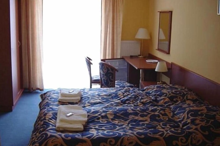 Room 13 of 26