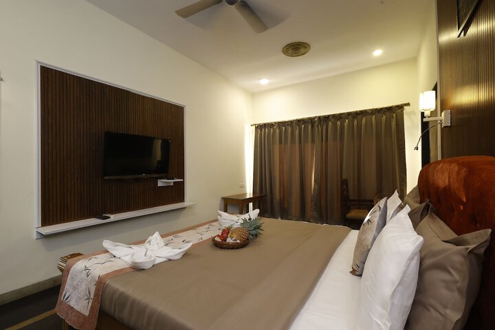 Room 26 of 100