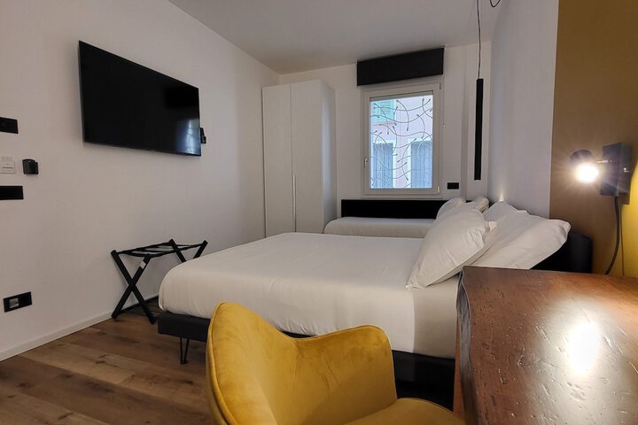 Room 21 of 36