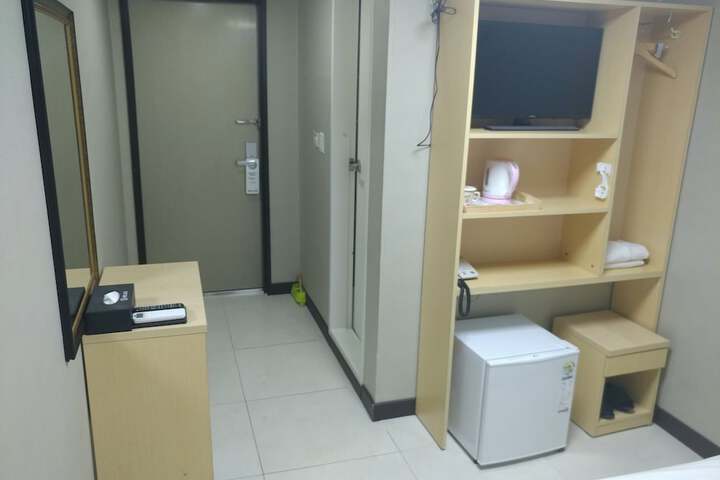 Room 22 of 50