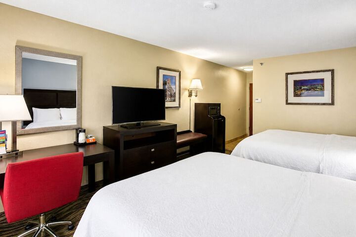 Room 5 of 16