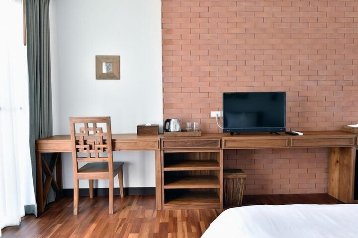 Room 9 of 38