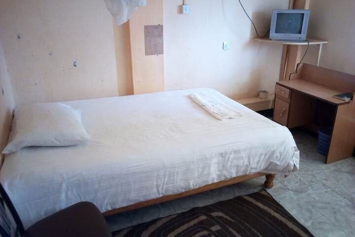 Room 4 of 13