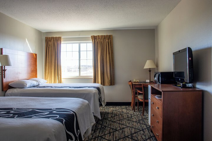 Room 4 of 12