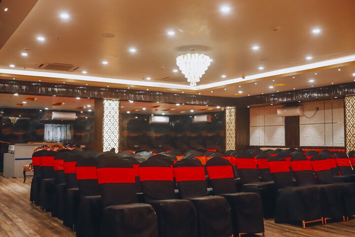 Ballroom/Hall 103 of 110