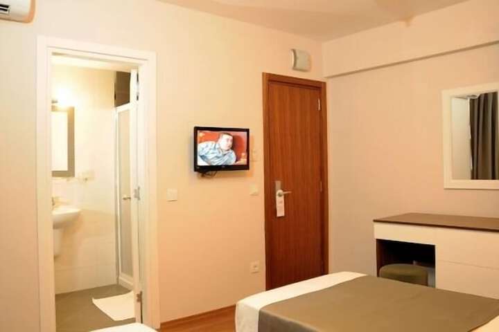 Room 15 of 21