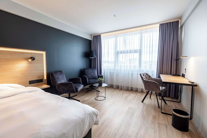 Room 32 of 54