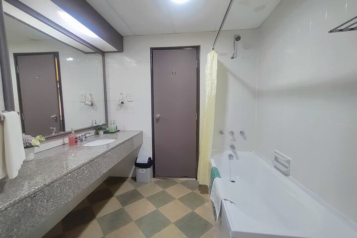 Room 474 of 650