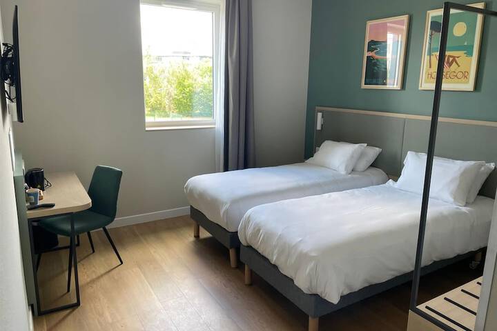 Room 11 of 36