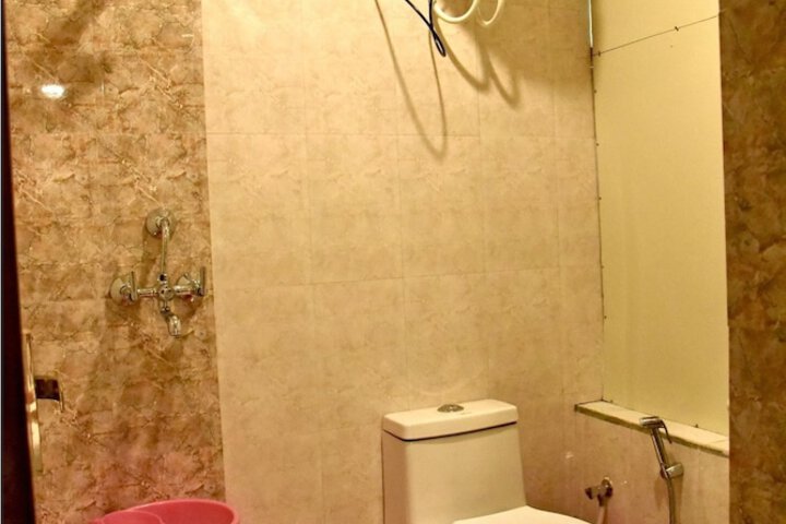 Room 14 of 22