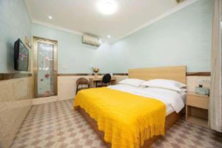 Room 6 of 6