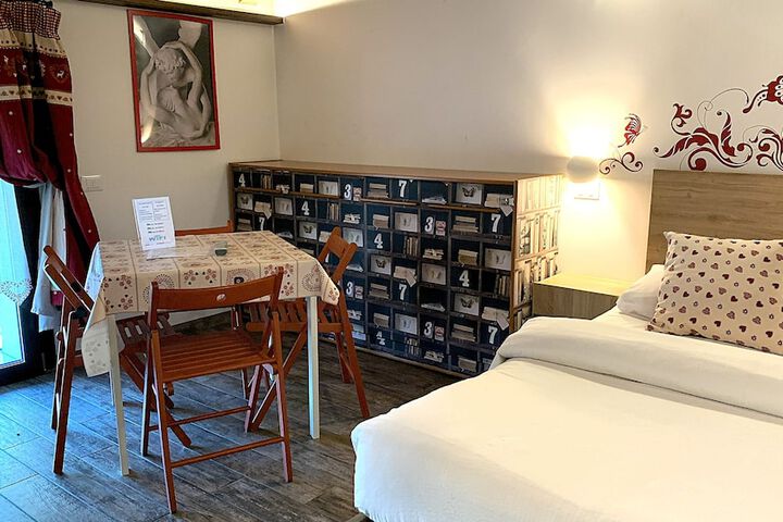 Room 8 of 45