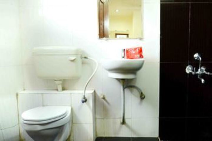 Room 6 of 18