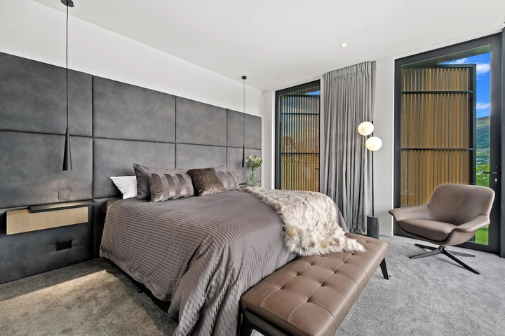 Room 5 of 23
