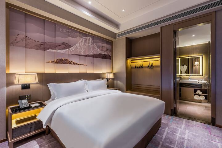 Room 2 of 34