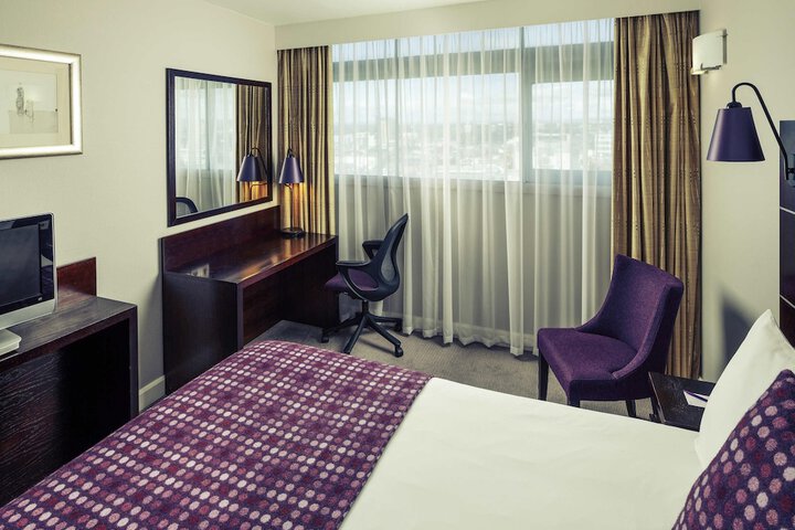 Room 3 of 66