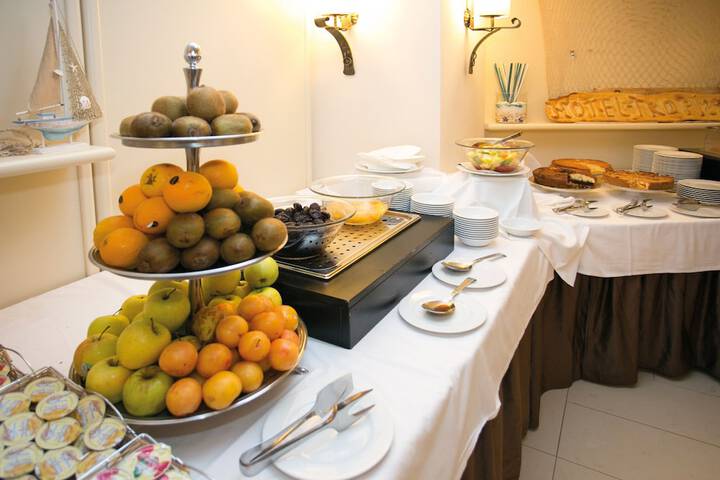 Dining 58 of 71