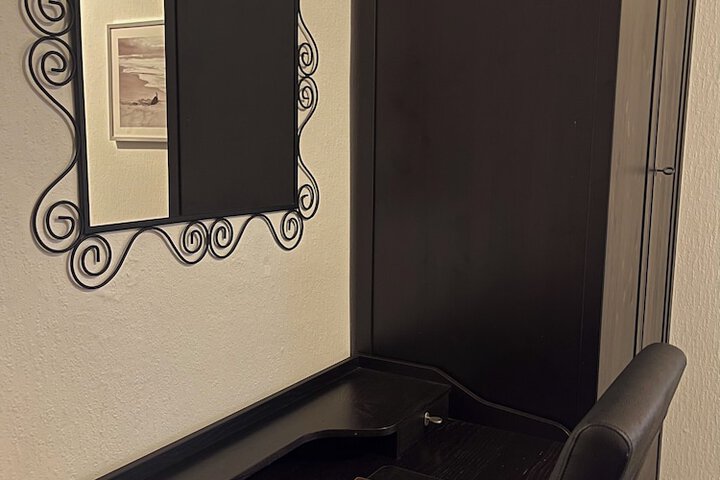 Room 85 of 169
