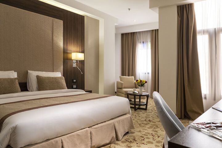 Room 8 of 43