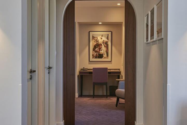 Room 17 of 27