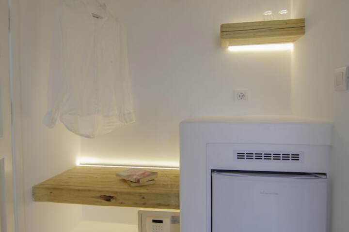 Room 62 of 142