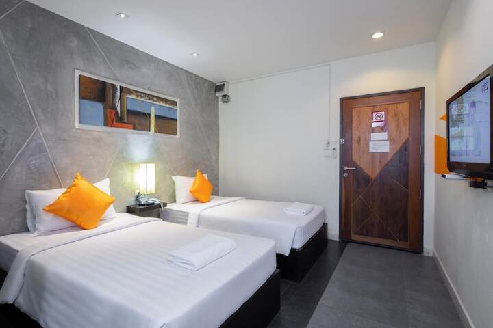 Room 10 of 50