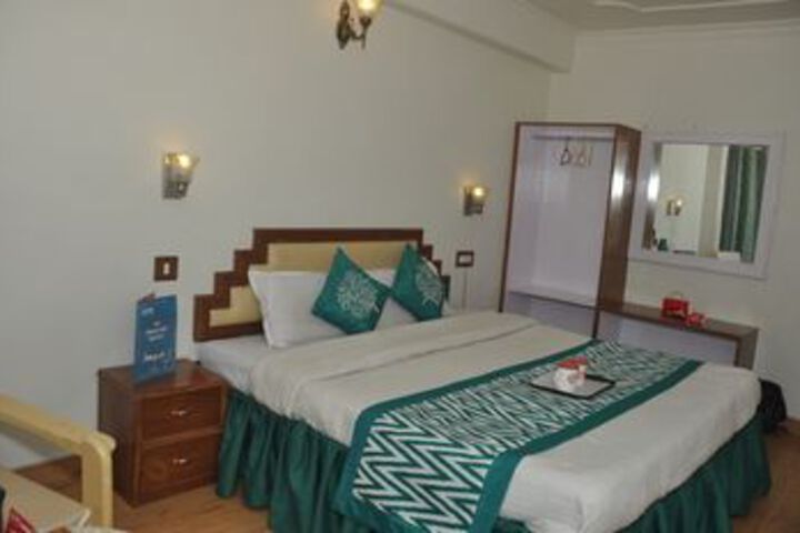 Room 10 of 25