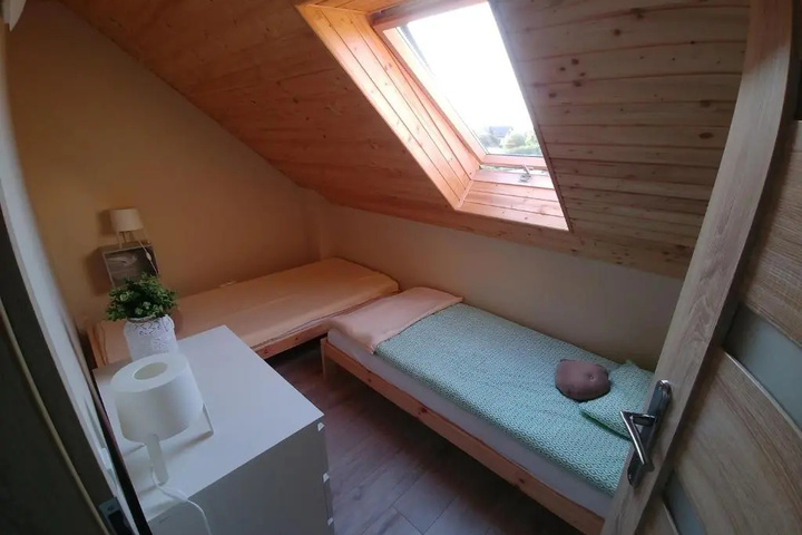 Room 2 of 17