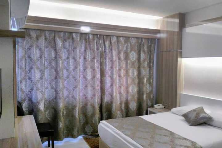 Room 16 of 39