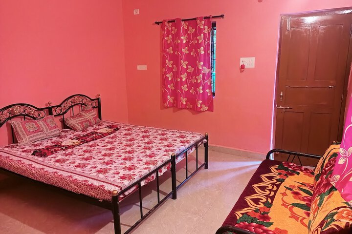 Room 4 of 33
