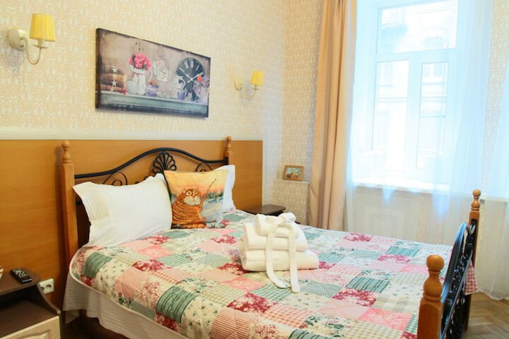 Room 3 of 40