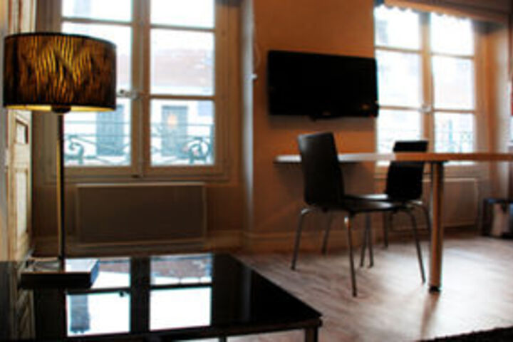 Room 10 of 11