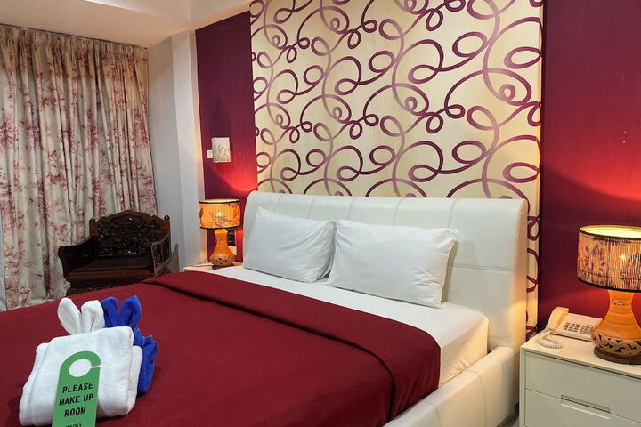 Room 16 of 77