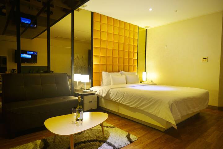 Room 3 of 39
