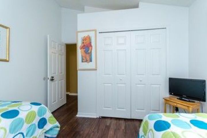 Room 7 of 25