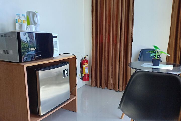 Room 27 of 34