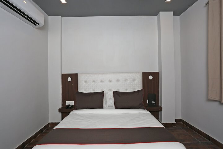 Room 13 of 28