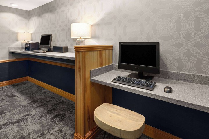 Business Center 102 of 119