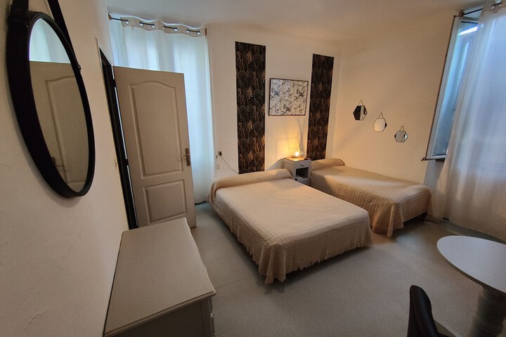 Room 26 of 71
