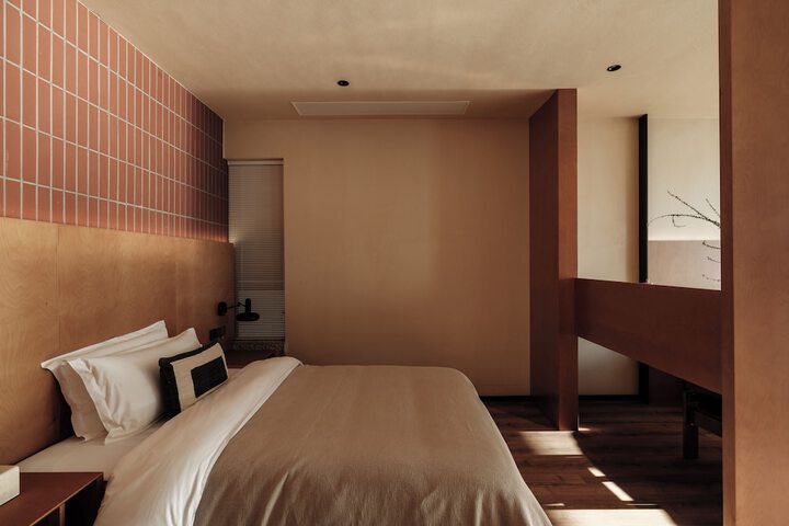 Room 6 of 169