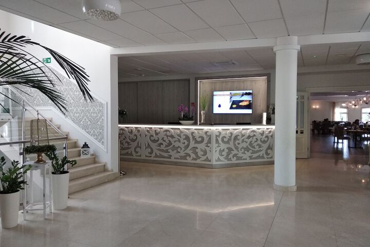 Hotel Interior 5 of 37