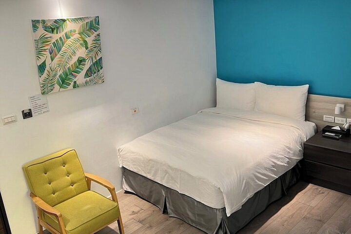 Room 17 of 94