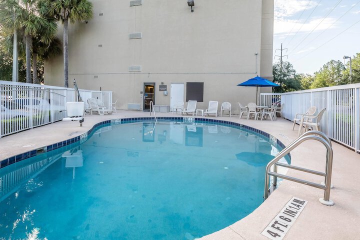 Hotel with Pool
