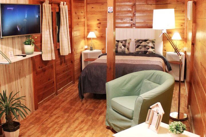 Room 10 of 20