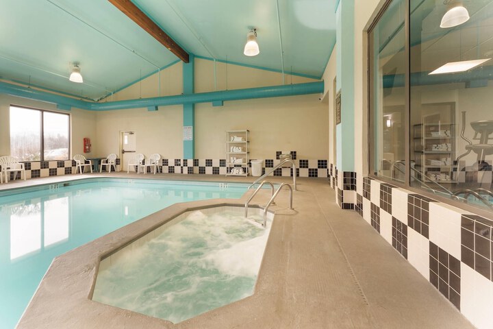 Pools & Facilities