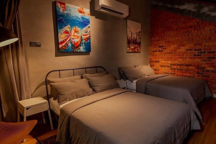 Room 22 of 120